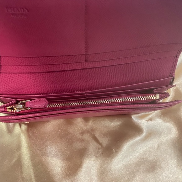 Prada Pink Leather Wristlet with Bow Detail Excellent Condition - Picture 5 of 5